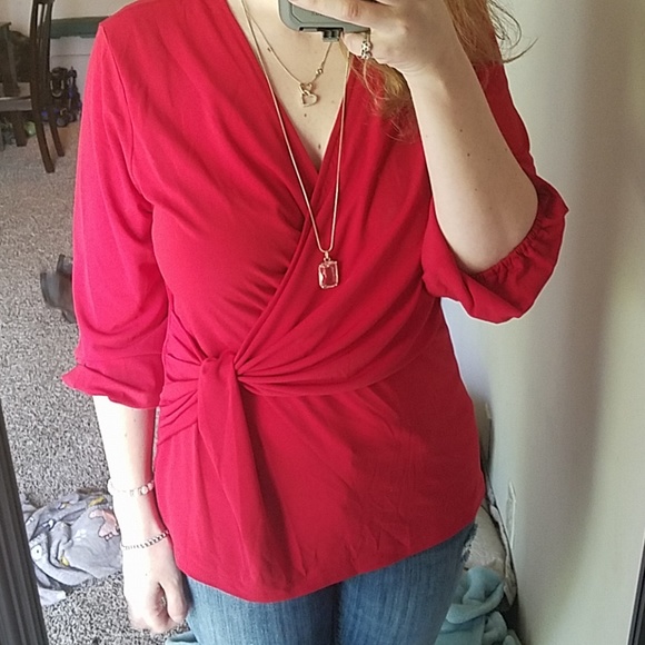 🆕 Gorgeous Red Wrap Blouse - Picture 6 of 7